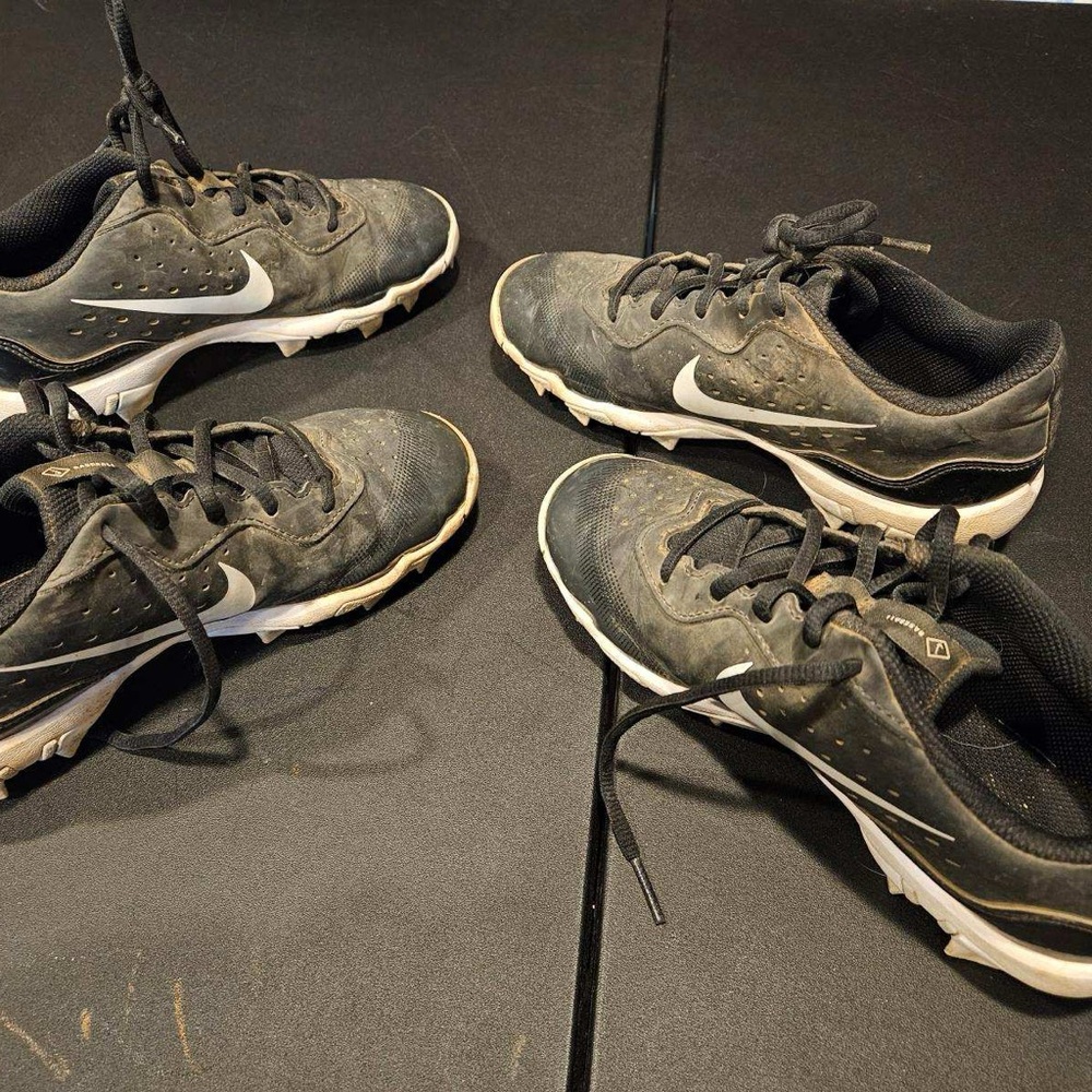 2 pairs Under Armour Baseball Cleats 3.5Y